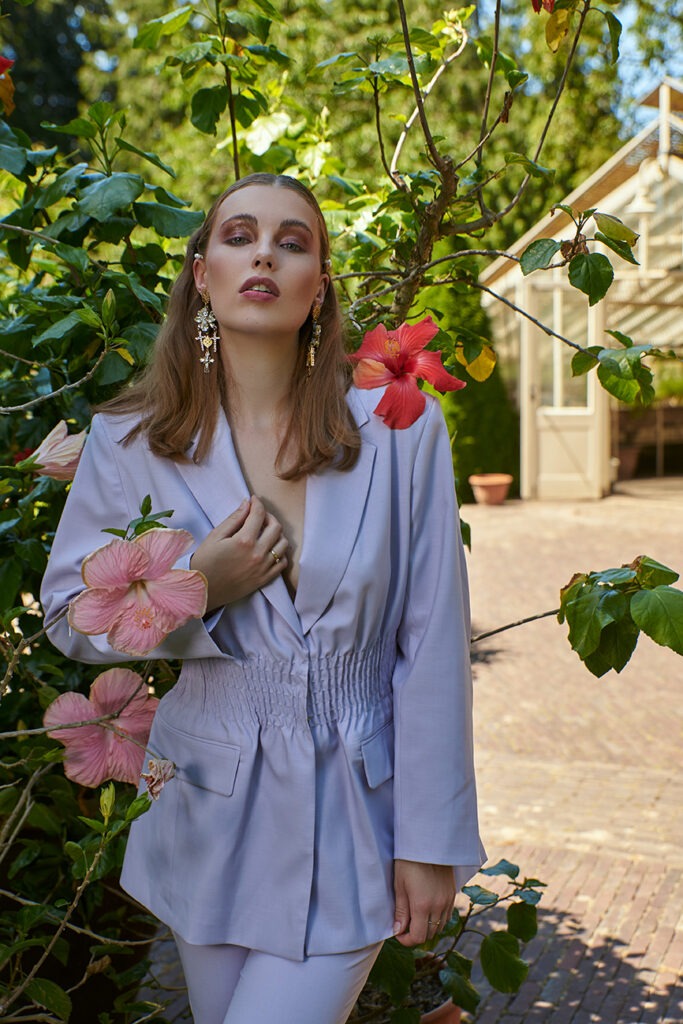 Doete de Vries modeling for Beau Monde, Studio Taupe