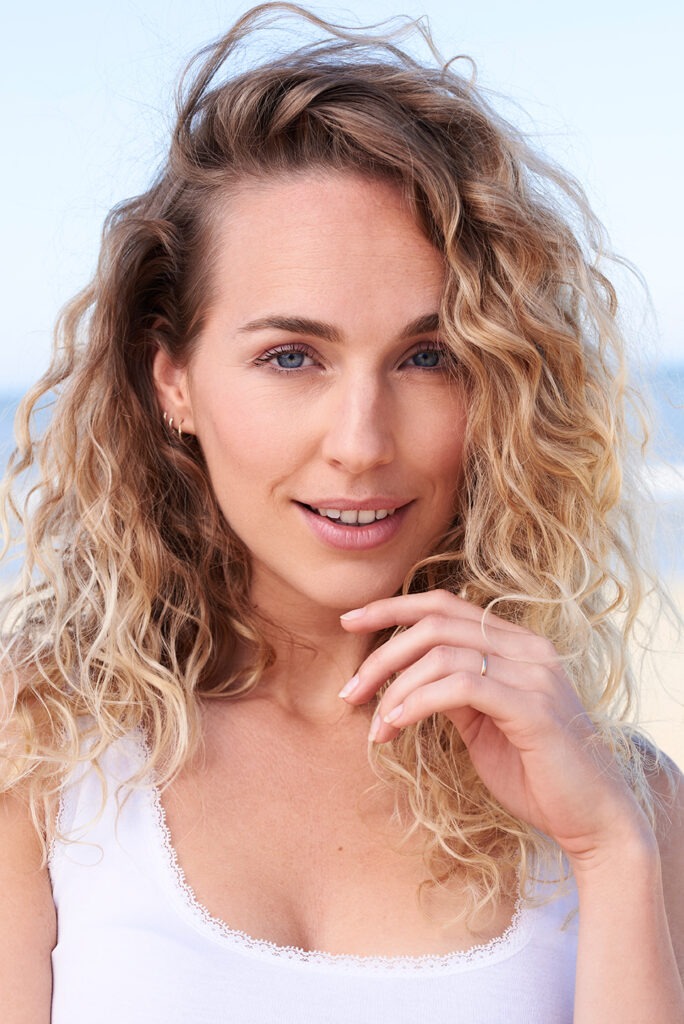 One Face palette beauty photography final image, Studio Taupe